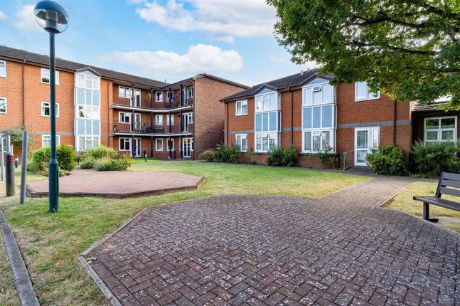Furzehill Road, Borehamwood WD6 1 bed apartment for sale