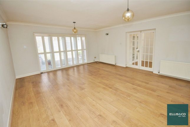 Hillside Avenue, Friern Barnet, N11 4 bed detached house for sale