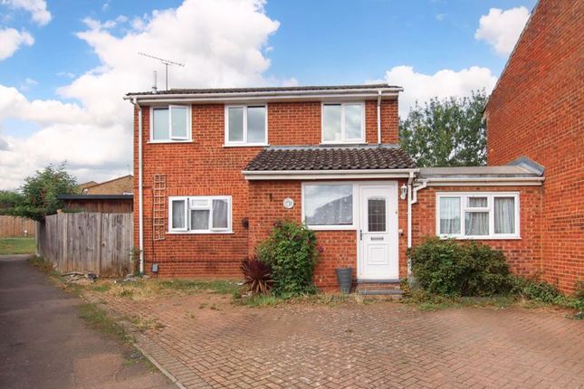 Berkeley Square, Hemel Hempstead 4 bed link detached house for sale