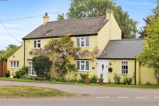 Tholomas Drove, Wisbech St. Mary, PE13 3 bed cottage for sale