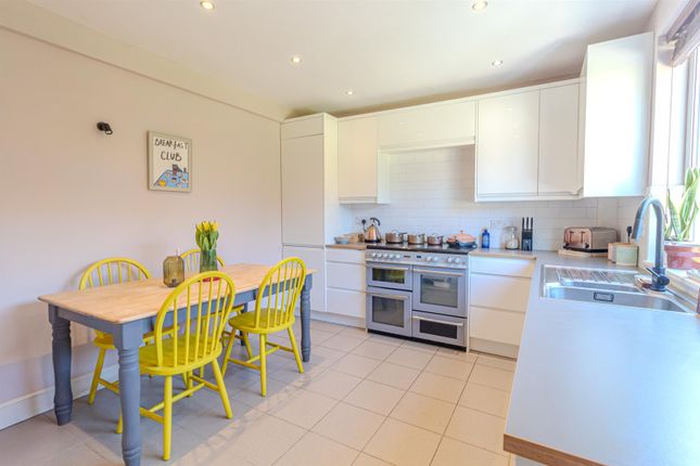 Marshall Hill Drive, Mapperley... 3 bed semi