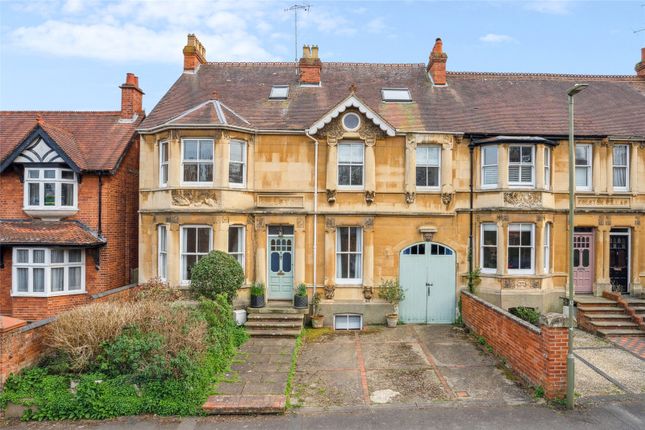 6 bed semi-detached house
