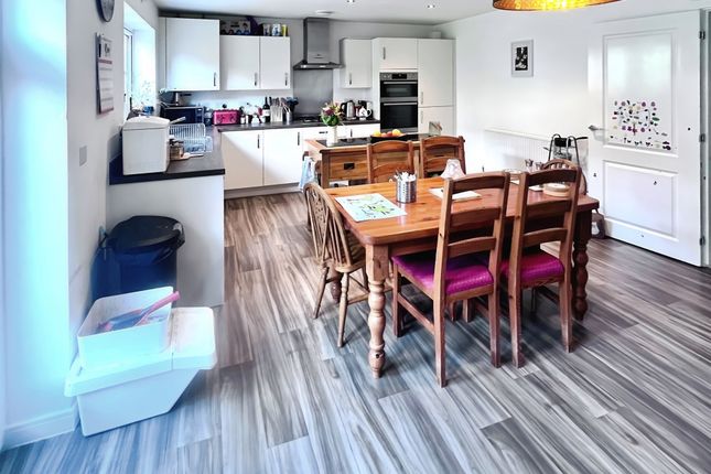 4 bed detached house