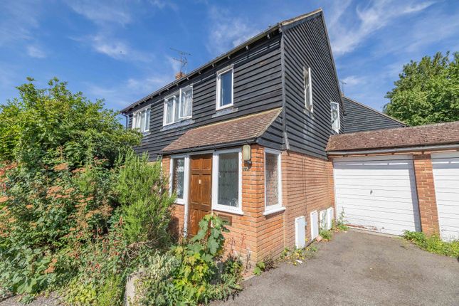 Riverside Close, Canterbury, CT4 2 bed flat for sale