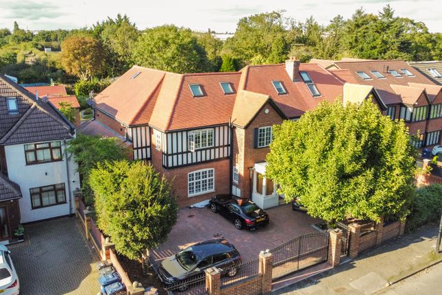 6 bedroom semi-detached house for sale