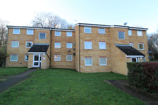 Valley Green, Hemel Hempstead... 2 bed flat for sale