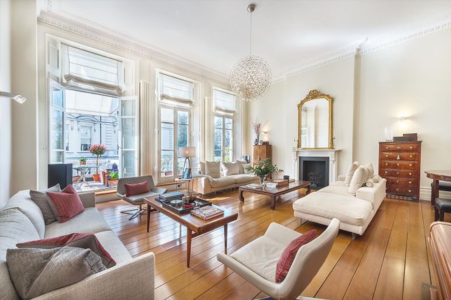 Queen's Gate Gardens, South... 4 bed flat for sale