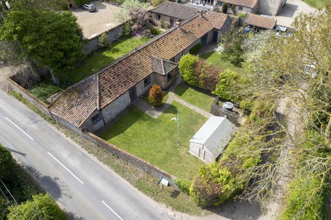 Knapton Road, North Walsham NR28 5 bed barn conversion for sale