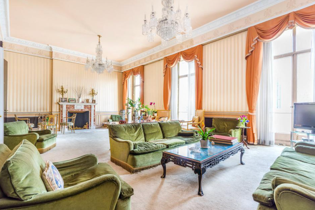 3 bed flat