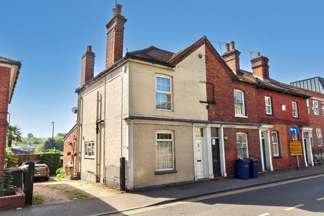 East Street, Farnham, Surrey, GU9 2 bed end of terrace house for sale