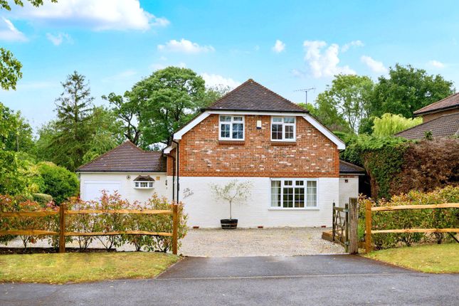 Forest Road, East Horsley, KT24 5 bed detached house for sale