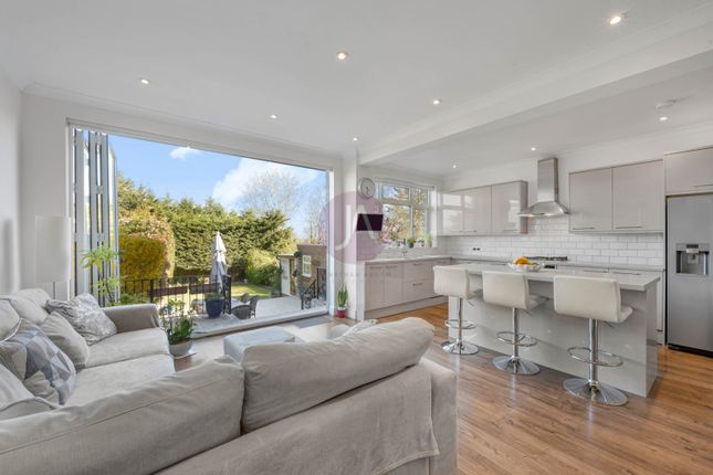 The Orchard, Winchmore Hill, London, N21 3 bed semi