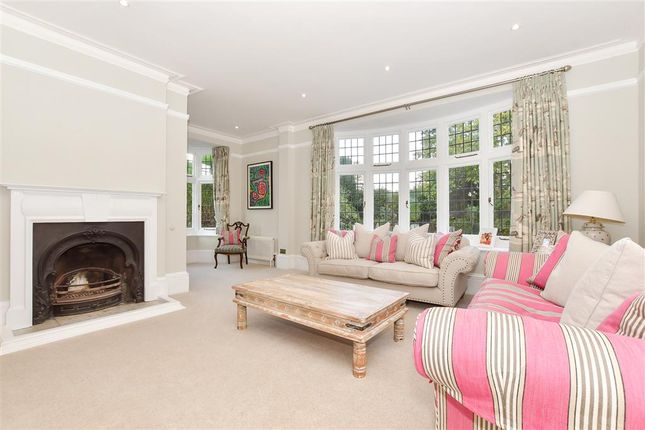 6 bed detached house