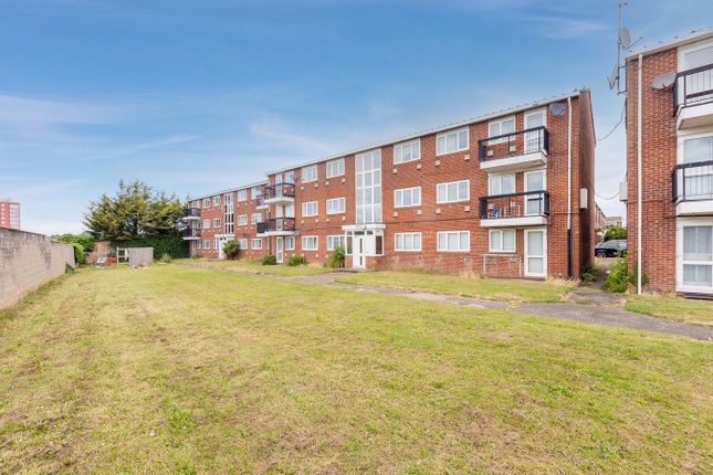 Grampian Way, Langley SL3 2 bed apartment for sale