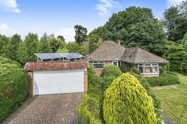Horsham Road, Handcross RH17 2 bed detached bungalow for sale