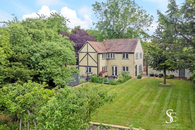 Hinton Road, Hurst, RG10 5 bed detached house for sale