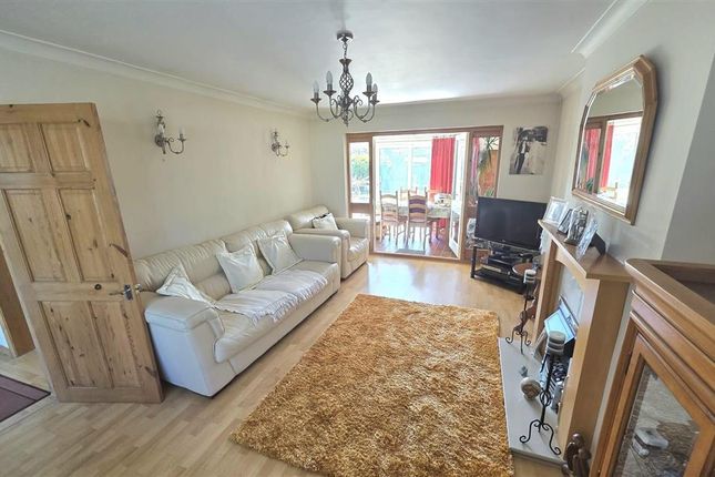 2 bed detached bungalow