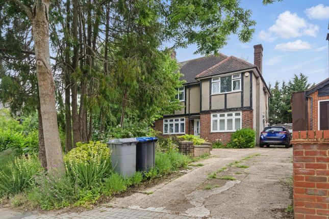 Buck Lane, London, Greater London, NW9 2 bed apartment for sale