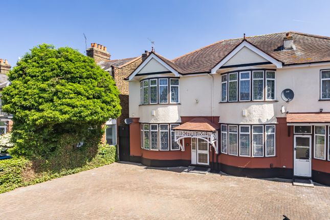 Aldersbrook Road, Aldersbrook, E12 5 bed semi