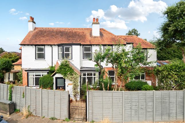 Crescent Road, Shepperton, TW17 4 bed detached house for sale