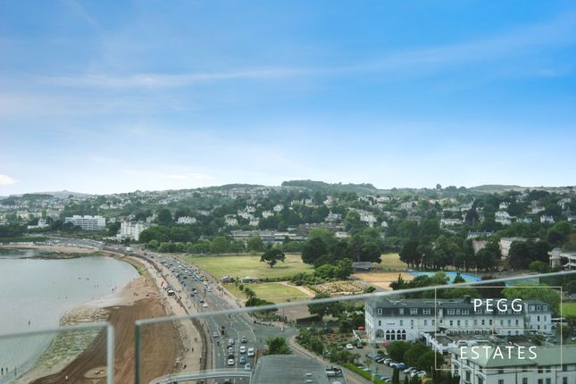Warren Road, Torquay TQ2 2 bed flat for sale