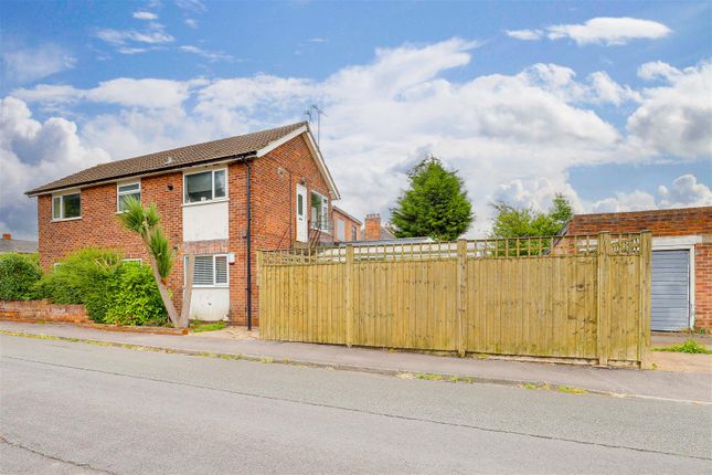 Rushcliffe Avenue, Carlton NG4 2 bed flat for sale