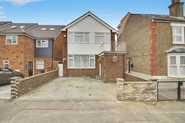 3 bed detached house