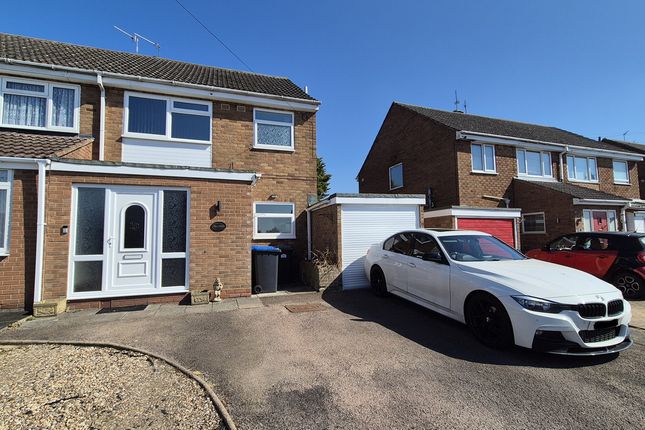 Hillyard Road, Southam, CV47 3 bed semi