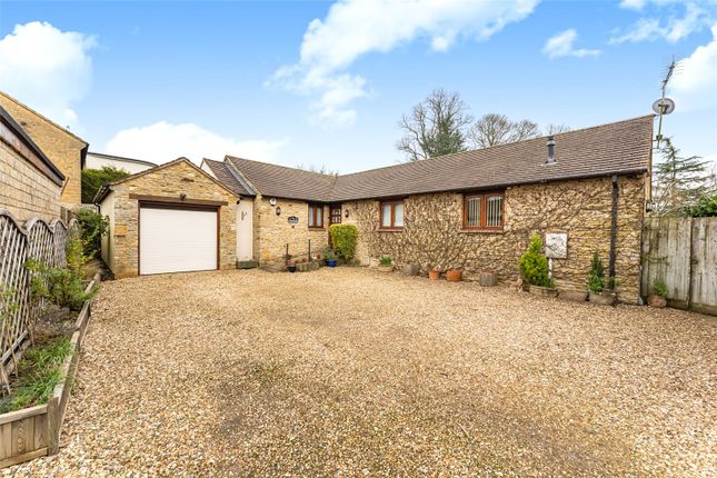 Park End, Northants NN13 3 bed bungalow for sale