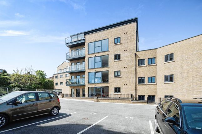 2 bed flat