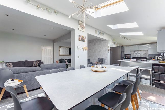 7 bedroom semi-detached house for sale