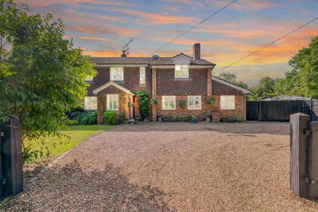 Lakeside Playhatch Road, Reading, RG4 5 bed semi