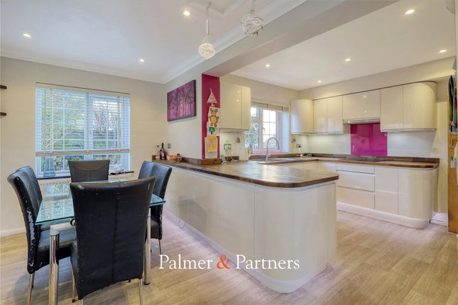 Pinners Close, Essex CM0 4 bed detached house for sale