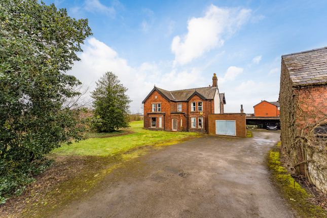 Warrington Road, Widnes WA8 4 bed detached house for sale
