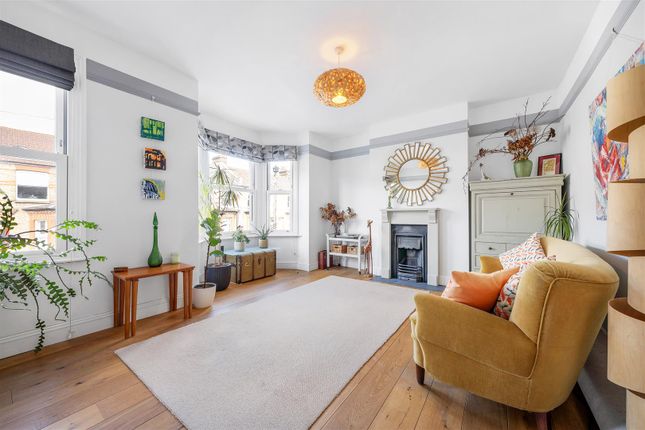 Queen Mary Road, London, SE19 2 bed flat for sale