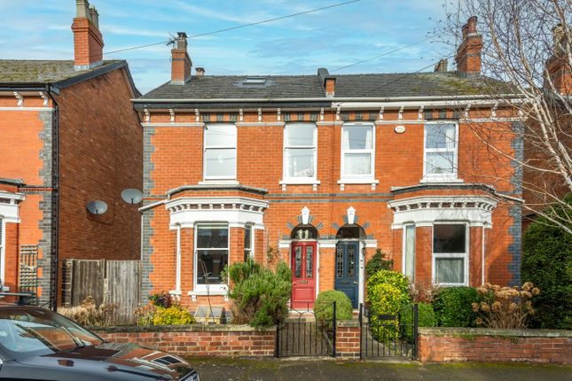 Ewlyn Road, Leckhampton, Cheltenham... 4 bed semi