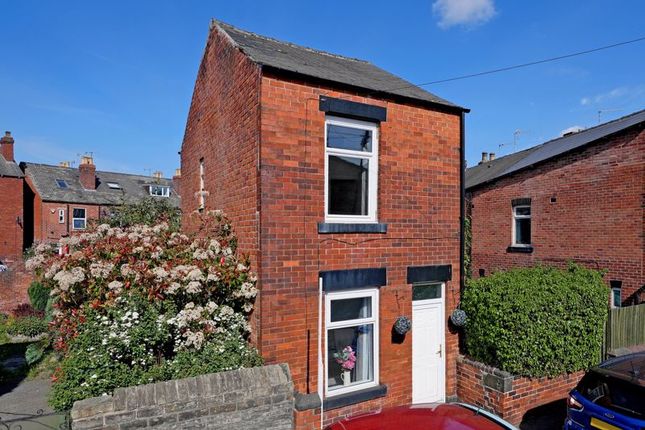 2 bed detached house