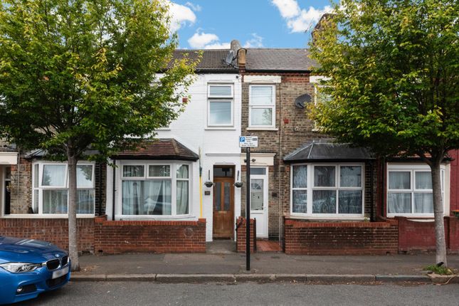 Lord Street, London, E16 3 bed terraced house for sale