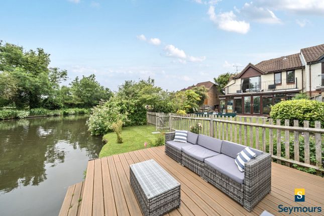 Waterside Mews, Guildford GU1 4 bed end of terrace house for sale