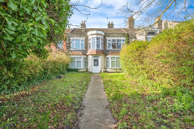 6 bedroom terraced house for sale