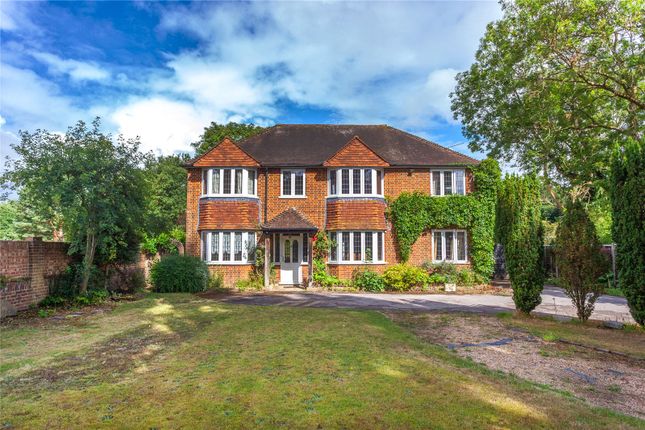 Bath Road, Berkshire RG10 6 bed detached house for sale