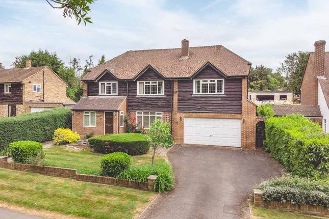 Duffield Lane, Stoke Poges SL2 6 bed detached house for sale