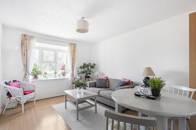Westcott Road, Walworth, SE17 1 bed flat for sale