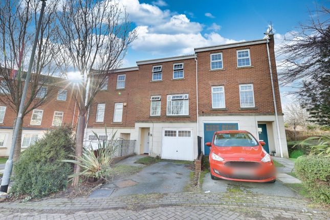 Hill End Crescent, Armley, Leeds... 4 bed house for sale