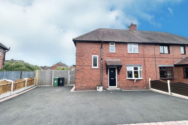 Glynne Avenue, Kingswinford DY6 3 bed semi