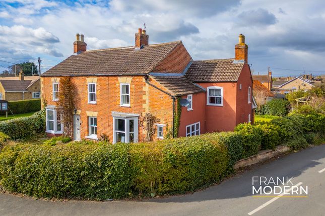 The Green, Thurlby, PE10 4 bed detached house for sale