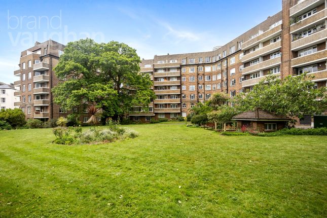 Furze Hill, Hove, East Sussex, BN3 2 bed flat for sale