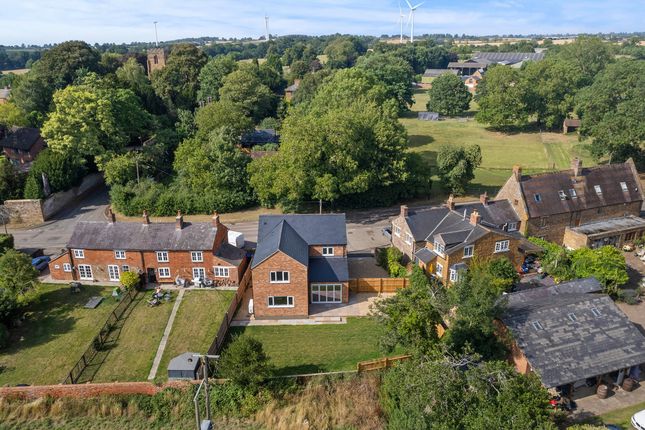 Main Street, Watford, NN6 4 bed detached house for sale