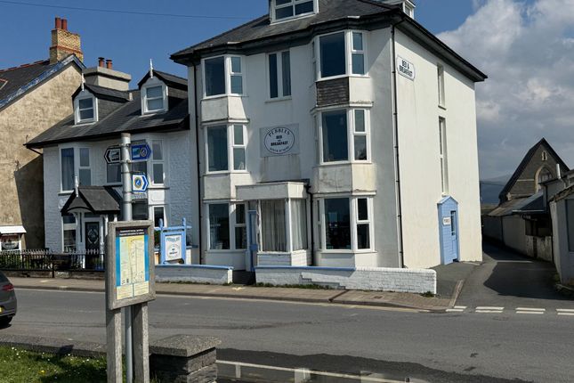 7 bedroom semi-detached house for sale