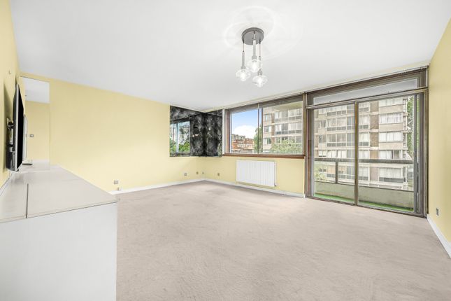 The Quadrangle, Hyde Park, London 2 bed flat for sale